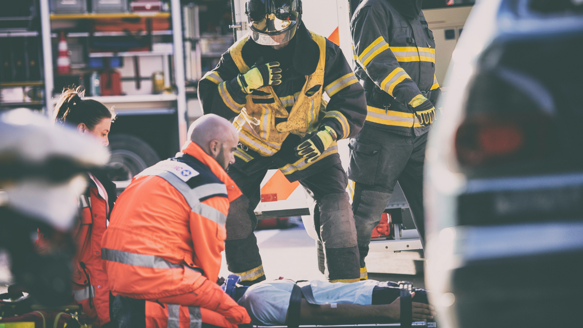 Wyciągnął nóż i zaatakował ratownika medycznego. 3 lata bezwzględnego więzienia ma pewne