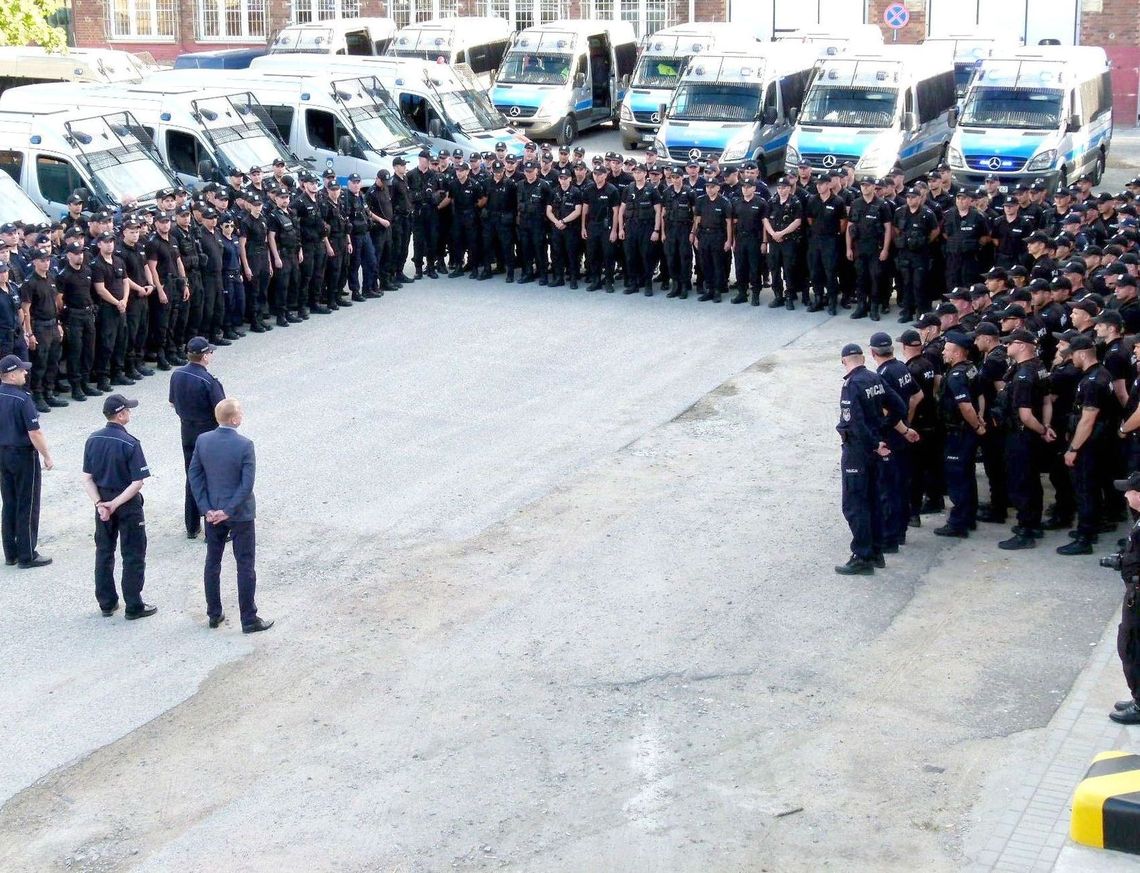 Nagrody dla policjantów biorących udział w zabezpieczaniu Nagrody dla policjantów biorących udział w zabezpieczaniu