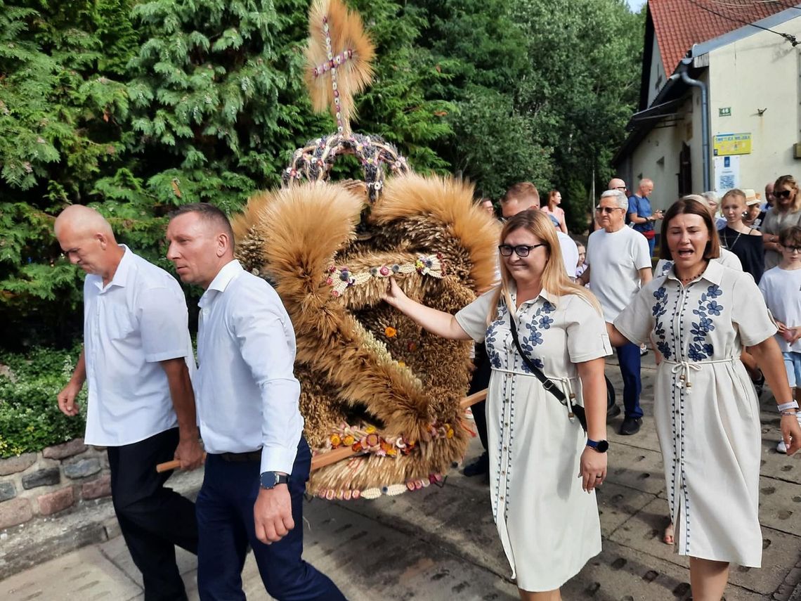 Najpiękniejsze wieńce dożynkowe i smaki na północy powiatu. PGE sponsorowało Najpiękniejsze wieńce dożynkowe i smaki na północy powiatu. PGE sponsorowało