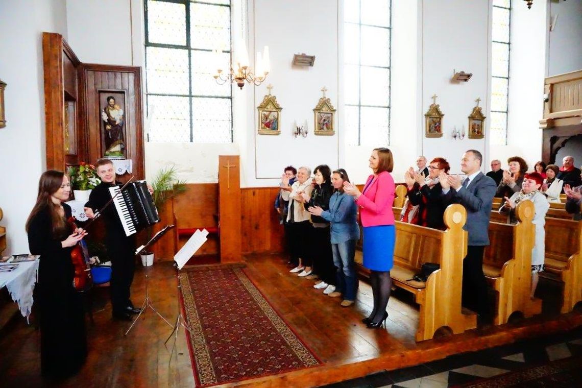 Najpierw była msza, a potem wysłuchali koncertu Najpierw była msza, a potem wysłuchali koncertu