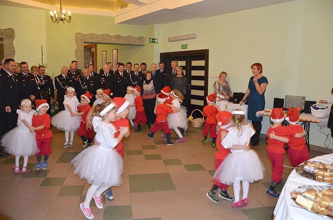 Najpierw pracowali, potem świętowali Najpierw pracowali, potem świętowali