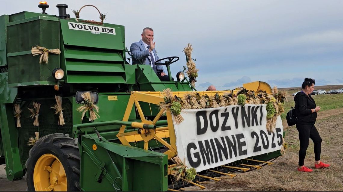 Największy dożynkowy korowód w powiecie. Wieńce robiły wrażenie