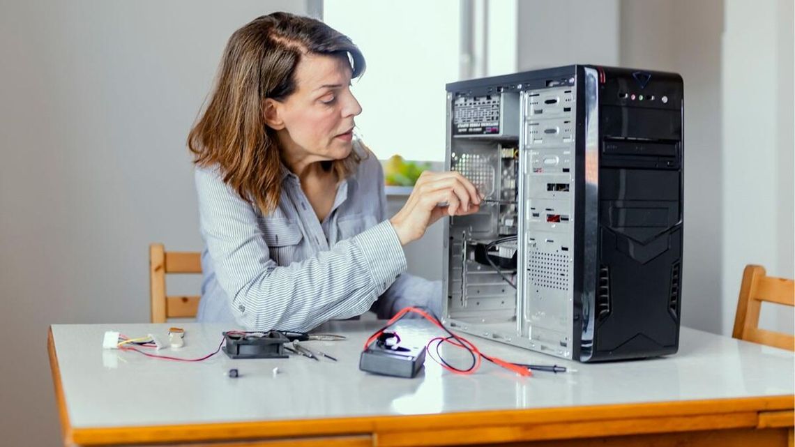 Naprawiają zamiast wyrzucać. Tak przedłużają życie przedmiotom