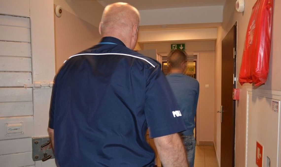 Naruszył nietykalność policjantów Naruszył nietykalność policjantów