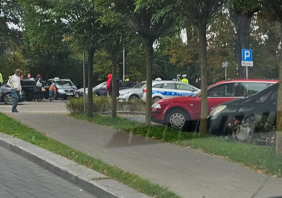 Nastolatek wjechał w seniora na przejściu dla pieszych