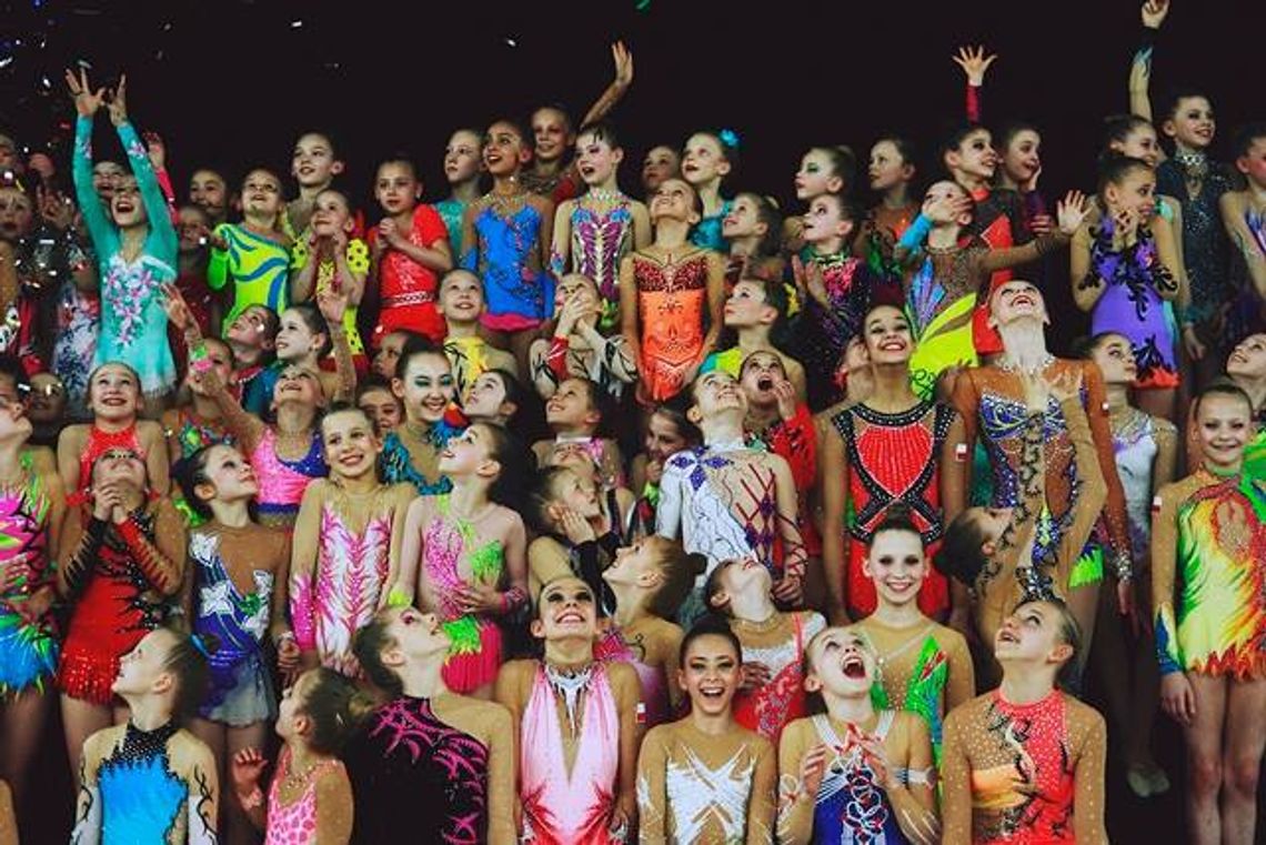 Nasze gimnastyczki na mistrzostwach UKS-ów Nasze gimnastyczki na mistrzostwach UKS-ów