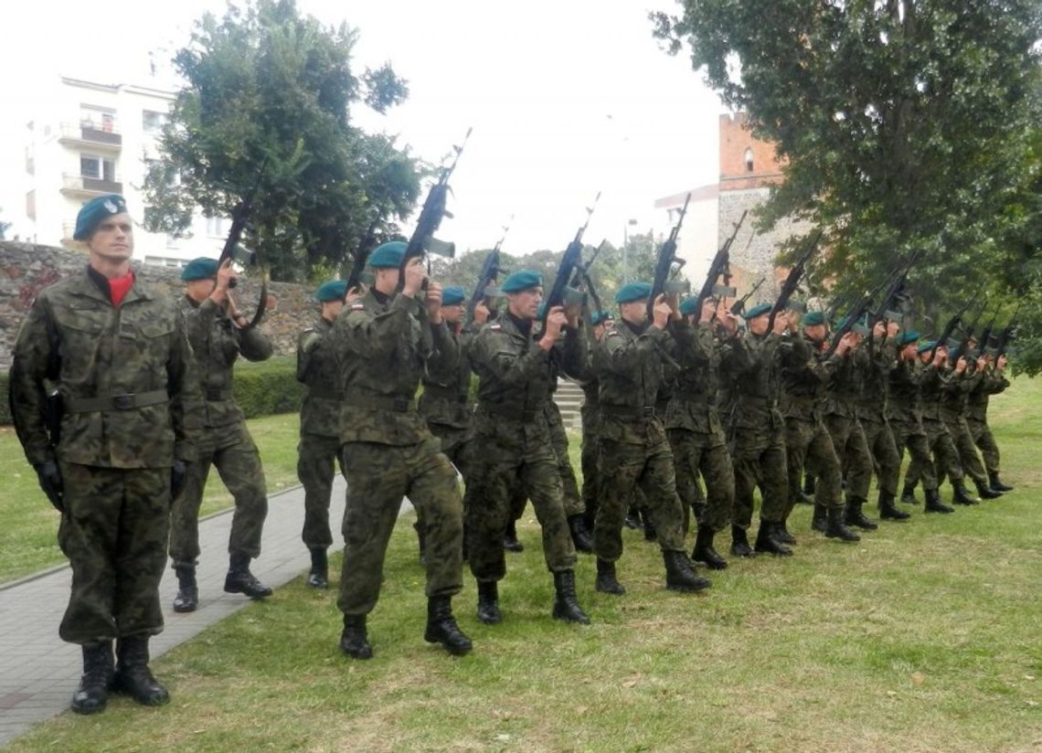 Nasze obchody 72. rocznicy wybuchu Powstania Warszawskiego Nasze obchody 72. rocznicy wybuchu Powstania Warszawskiego