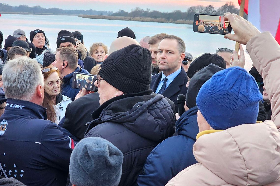 Nawrocki sprowadzał prostytutki dla gości i nie chce oczyszczenia w trybie wyborczym? Co zrobi PiS?
