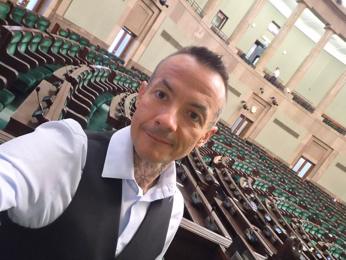 Poseł uruchomił osobisty telefon dla oświaty. Pomoc w konfliktach szkolnych zamiast rzecznika Poseł uruchomił osobisty telefon dla oświaty. Pomoc w konfliktach szkolnych zamiast rzecznika