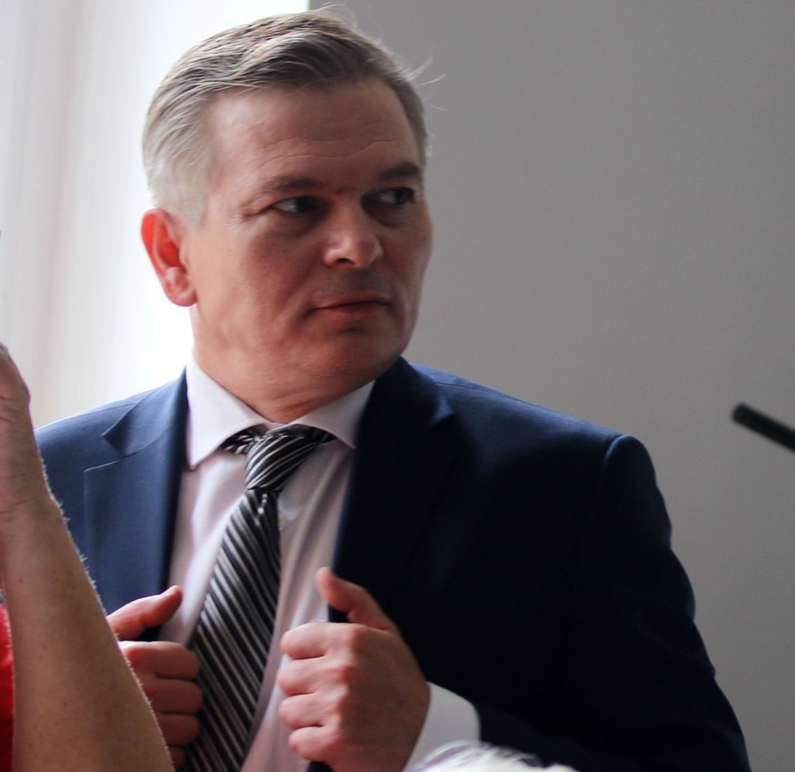 Nie odpowiedział na większość pytań i nie przedstawił dowodu. Sprawa grantu na komputery Nie odpowiedział na większość pytań i nie przedstawił dowodu. Sprawa grantu na komputery