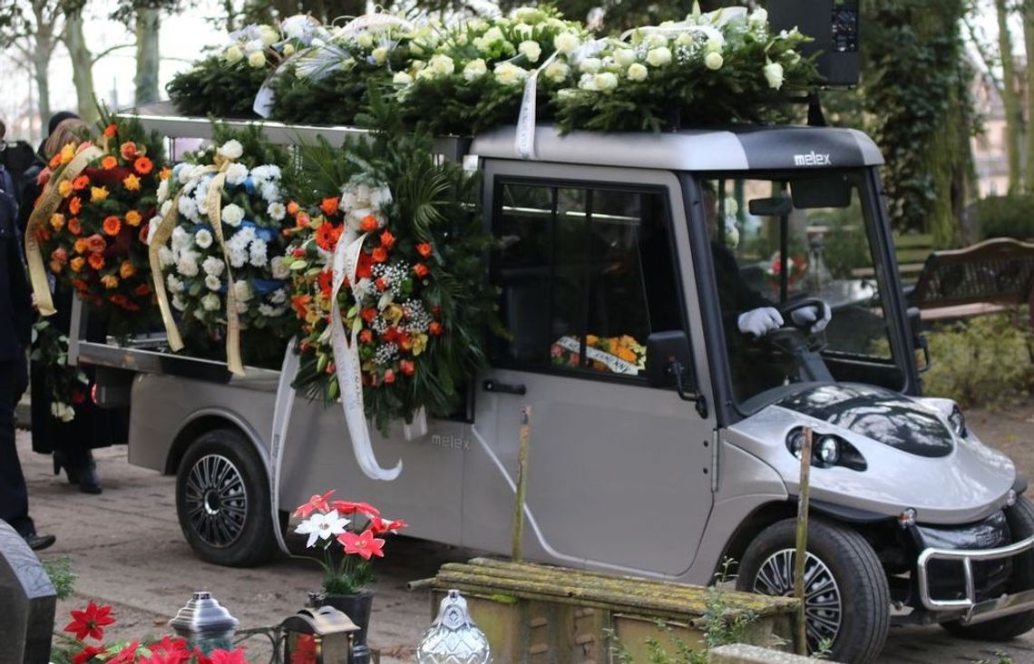 Nie umiera ten, kto trwa w pamięci żywych