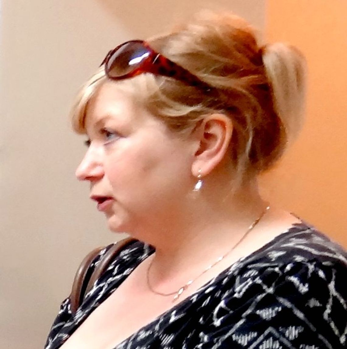 Nie zniknęła, tylko się oddaliła Nie zniknęła, tylko się oddaliła