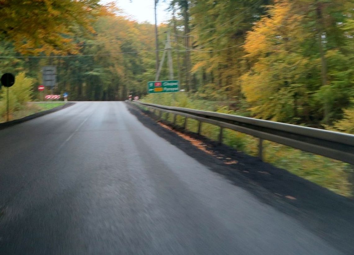 Niebezpieczna koleina na zakręcie Niebezpieczna koleina na zakręcie