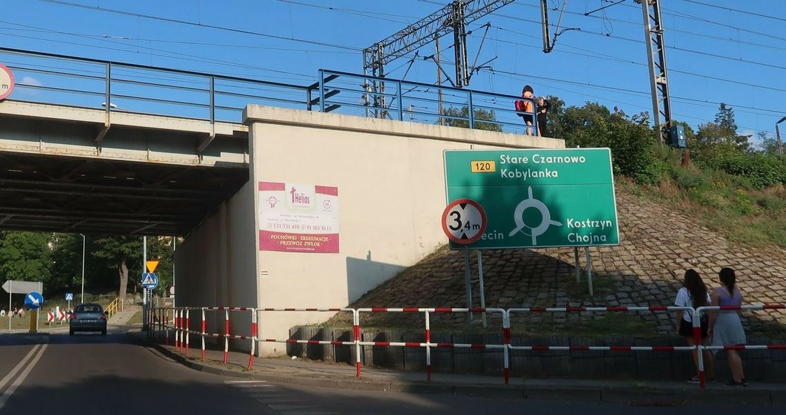 Niebezpieczne zabawy na wiadukcie Niebezpieczne zabawy na wiadukcie