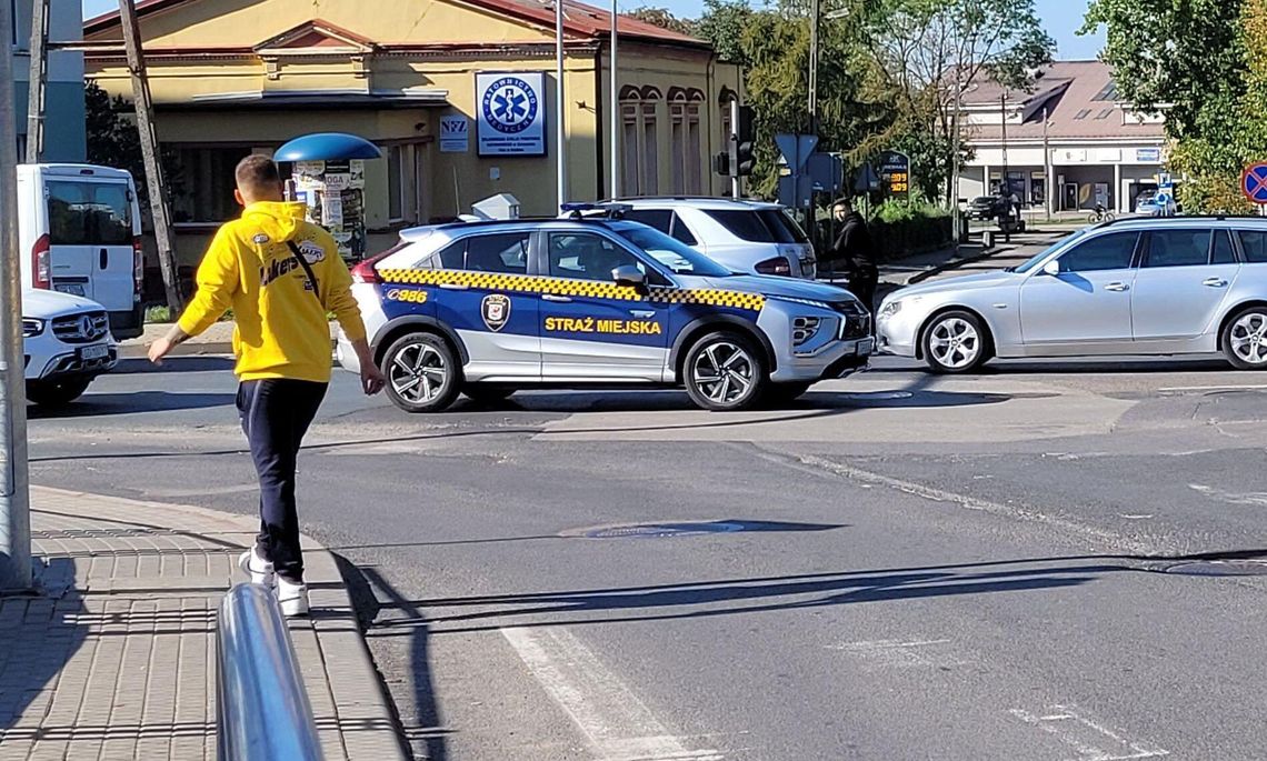 Niebezpieczny paraliż na najgroźniejszym skrzyżowaniu w Gryfinie. Szokujące zachowanie kierowcy i obojętność służb