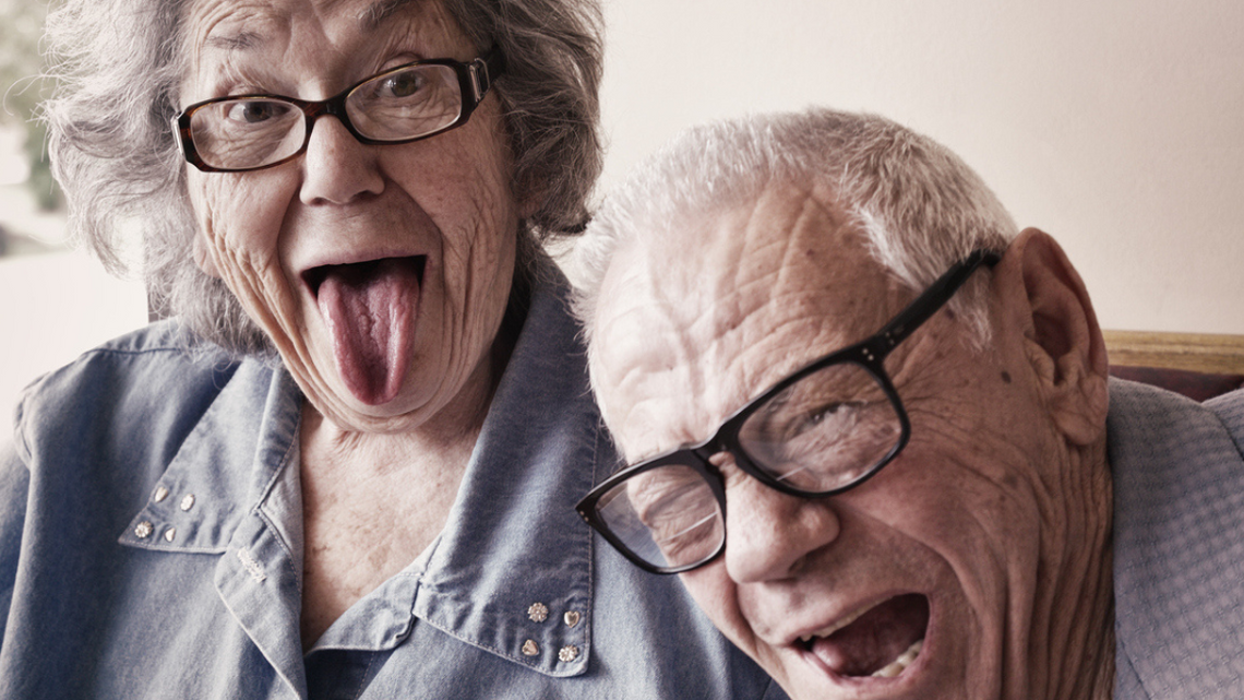 Dzień Babci i Dziadka: Jak sprawić im radość? Historia i inspiracje