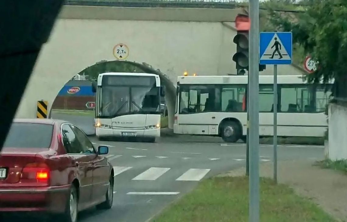 Niedziałająca sygnalizacja świetlna budzi obawy kierowców. Zarządca drogi nie reaguje