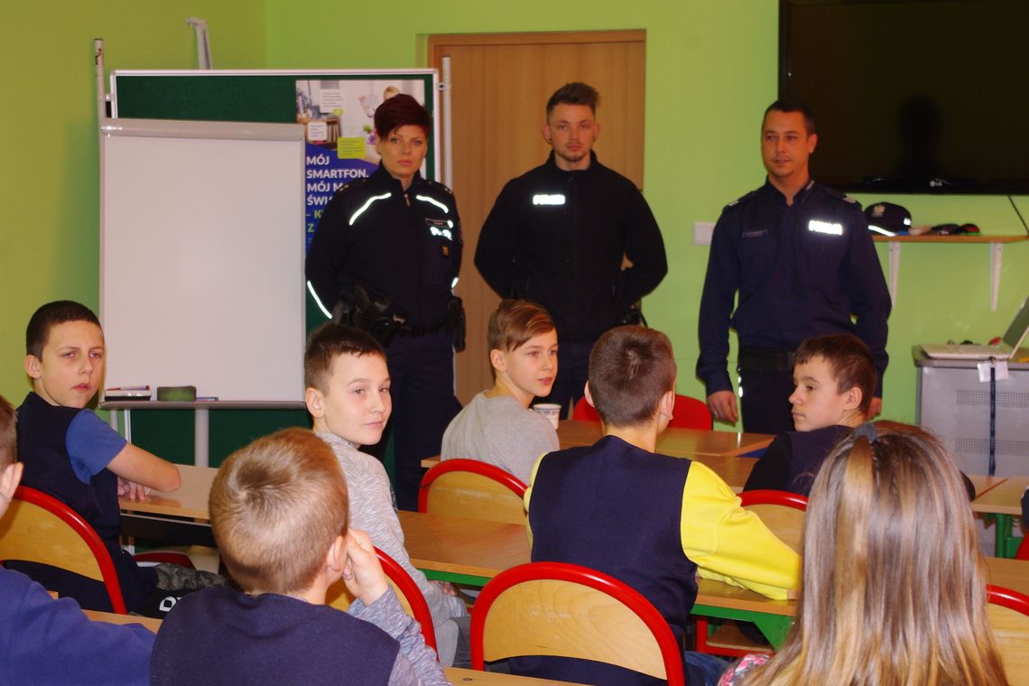 Niemiecka policja w polskiej szkole