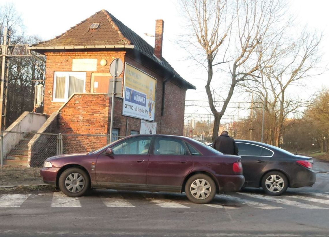 Nieoznakowane samochody policji. Uwaga, jest ich dużo!