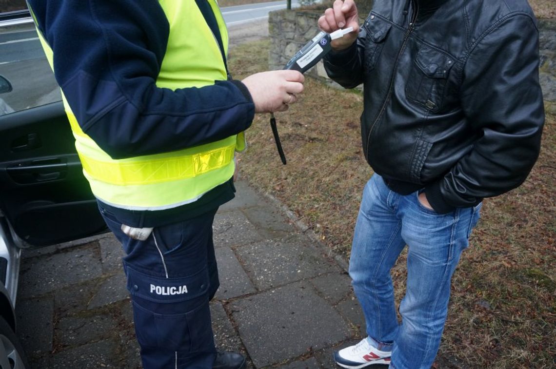Nietrzeźwy osiemnastolatek prowadził auto