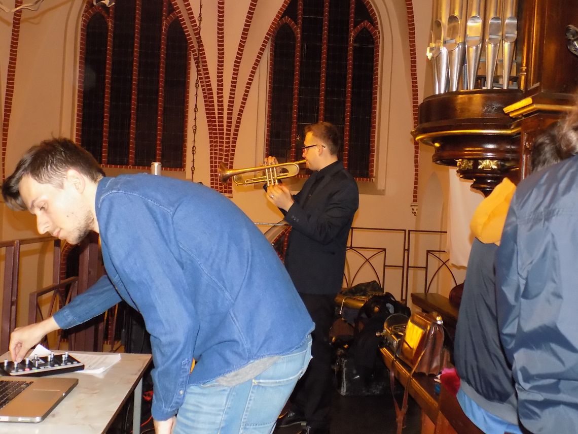 Niezwykłe wydarzenie na trąbkę i organy Niezwykłe wydarzenie na trąbkę i organy