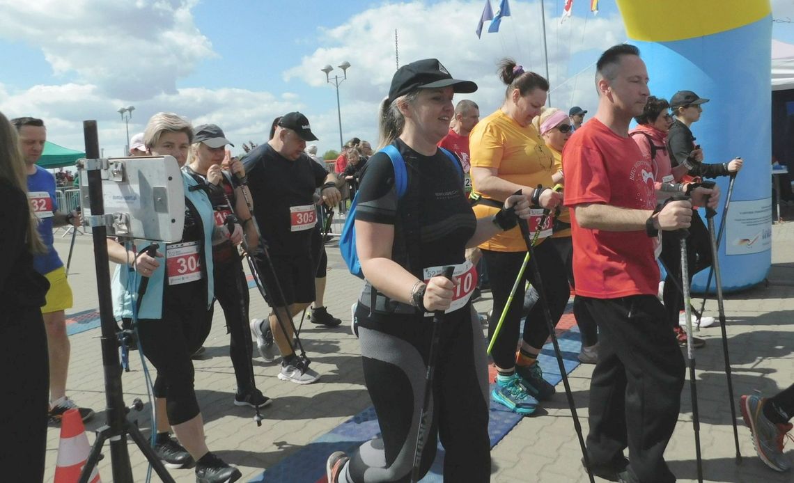 Nordic walking na nabrzeżu. Czy to będzie nowa moda?