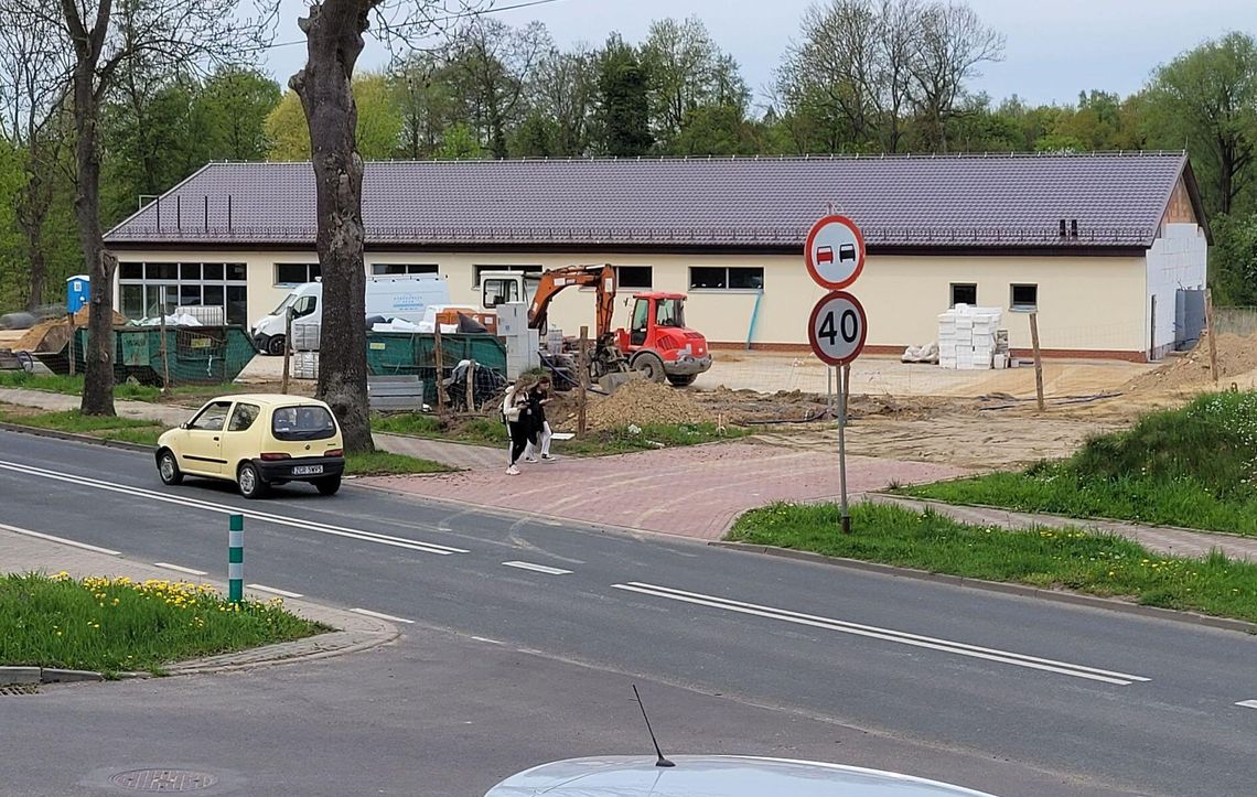 Nowe Dino ma wejście od strony szkoły. Wiadomo, kiedy otwarcie?