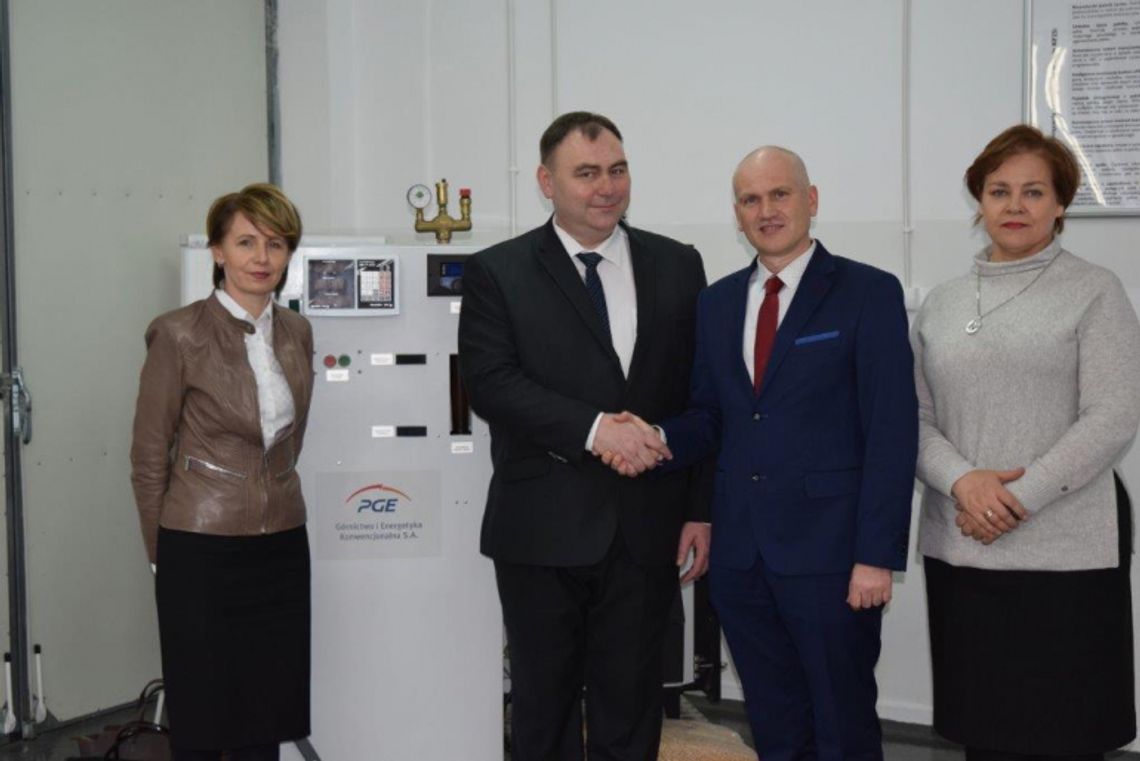 Nowoczesne Laboratorium dzięki współpracy z PGE GiEK Nowoczesne Laboratorium dzięki współpracy z PGE GiEK