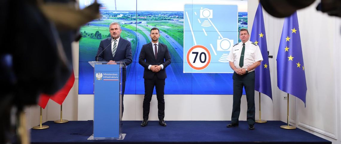 Nowy znak przy odcinkowym pomiarze prędkości. Zobaczysz na nim aktualny limit Nowy znak przy odcinkowym pomiarze prędkości. Zobaczysz na nim aktualny limit