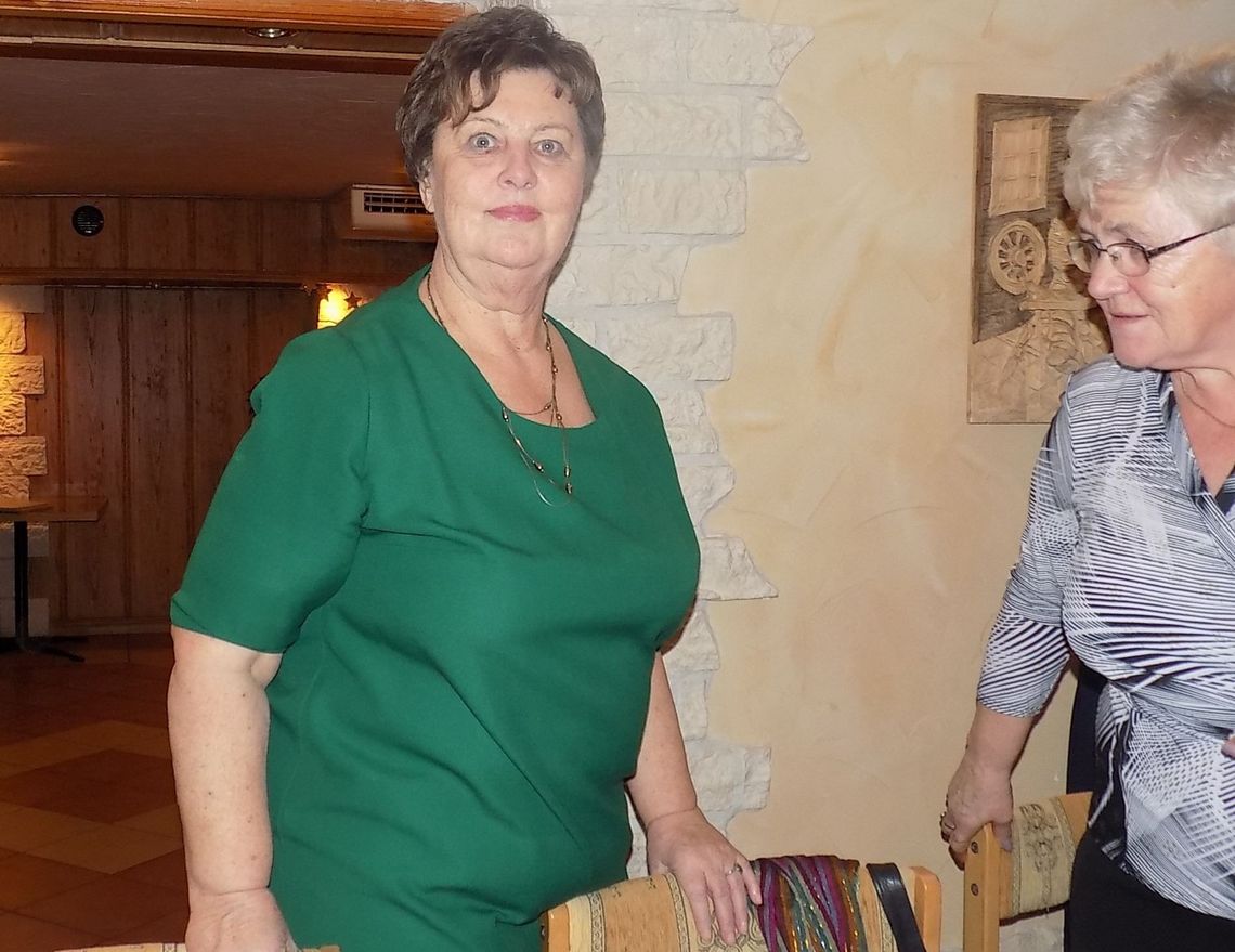 O kobietach, goździkach i rajstopach