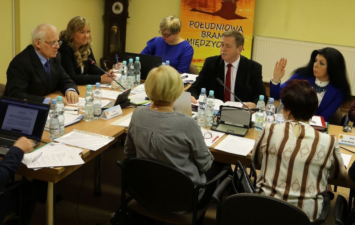 Obrady prowadzi wiceprzewodniczący Obrady prowadzi wiceprzewodniczący