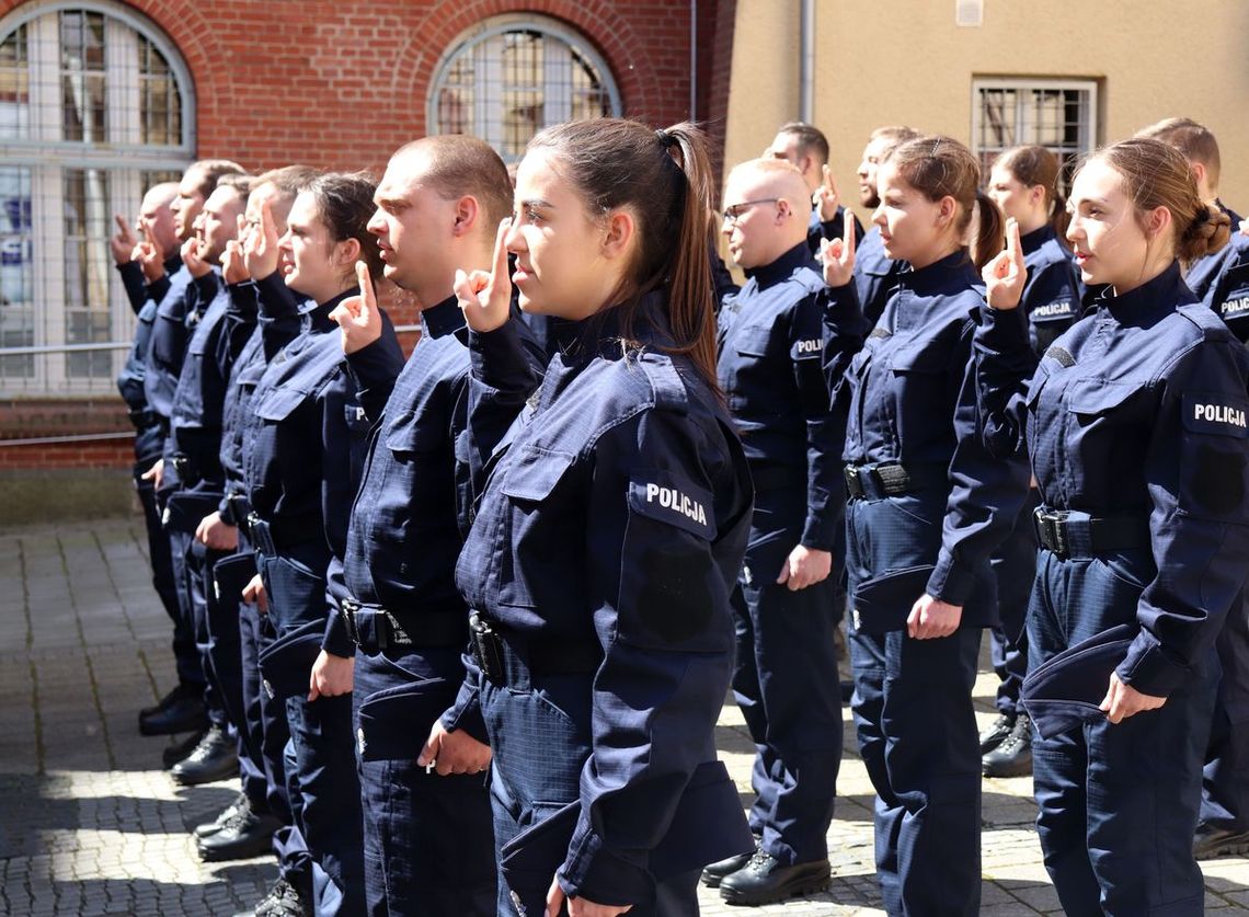 Od teraz są policjantami