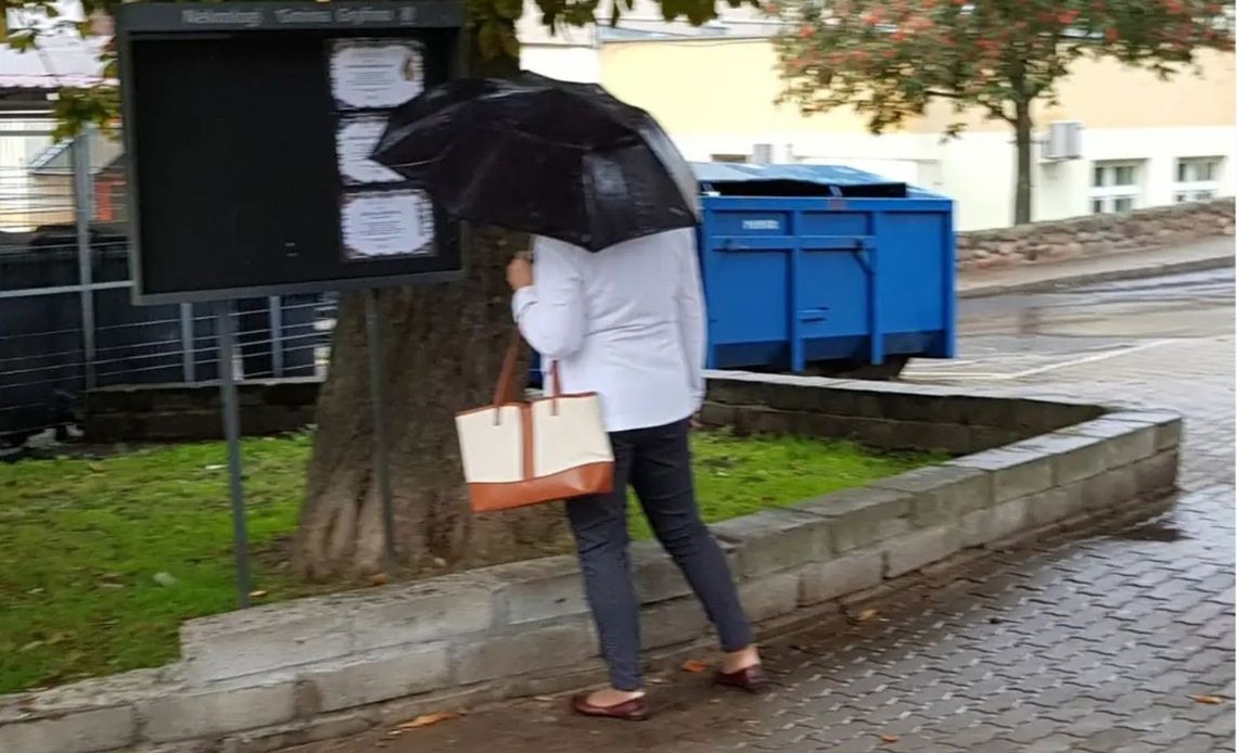 Odchodzenie bliskiej osoby jest jak pęknięcie lustra – trudno naprawić Odchodzenie bliskiej osoby jest jak pęknięcie lustra – trudno naprawić