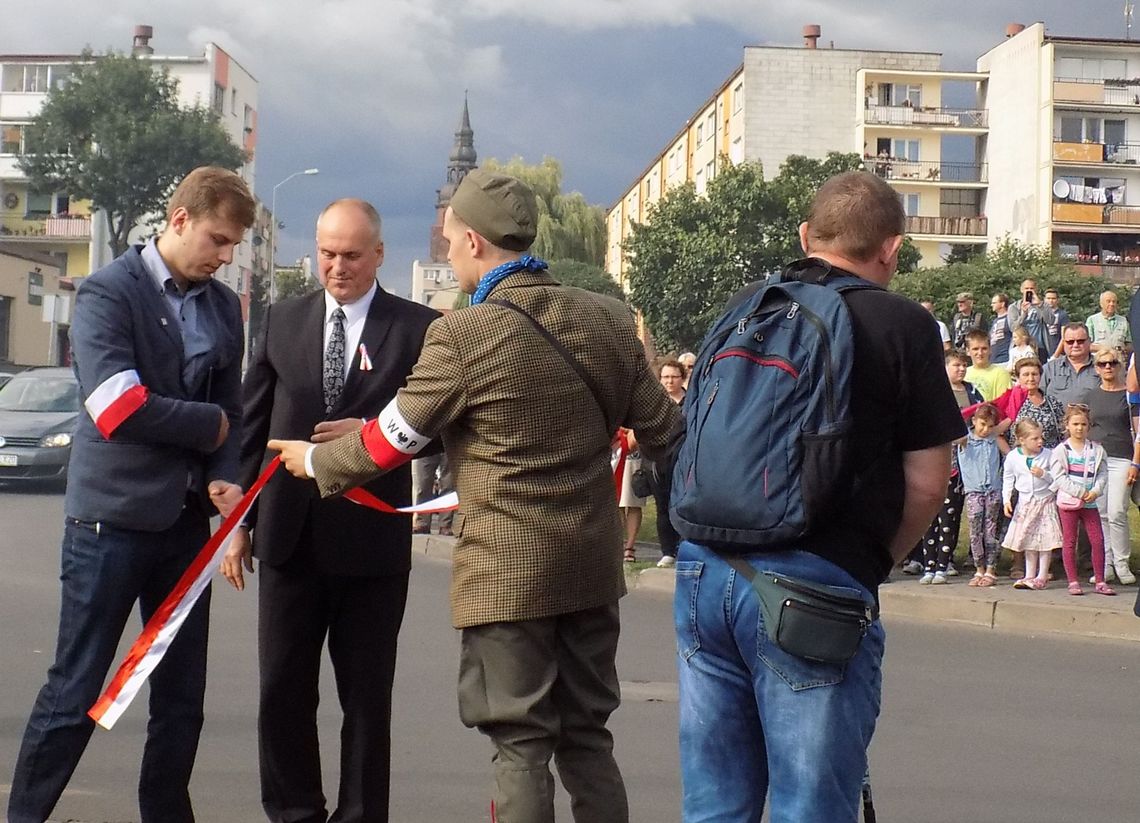 Oddali hołd bohaterom Oddali hołd bohaterom