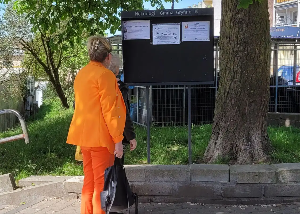 Odejście bliskich nie kończy naszych więzi, lecz przenosi je do krainy wspomnień