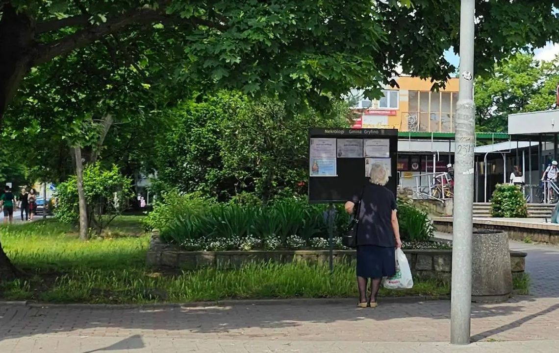 Odejście bliskiej osoby jest jak zamknięcie księgi, którą kiedyś razem czytaliśmy