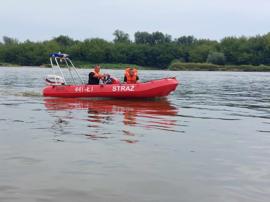 Odra zasolona, a strażacy pilnują rzeki