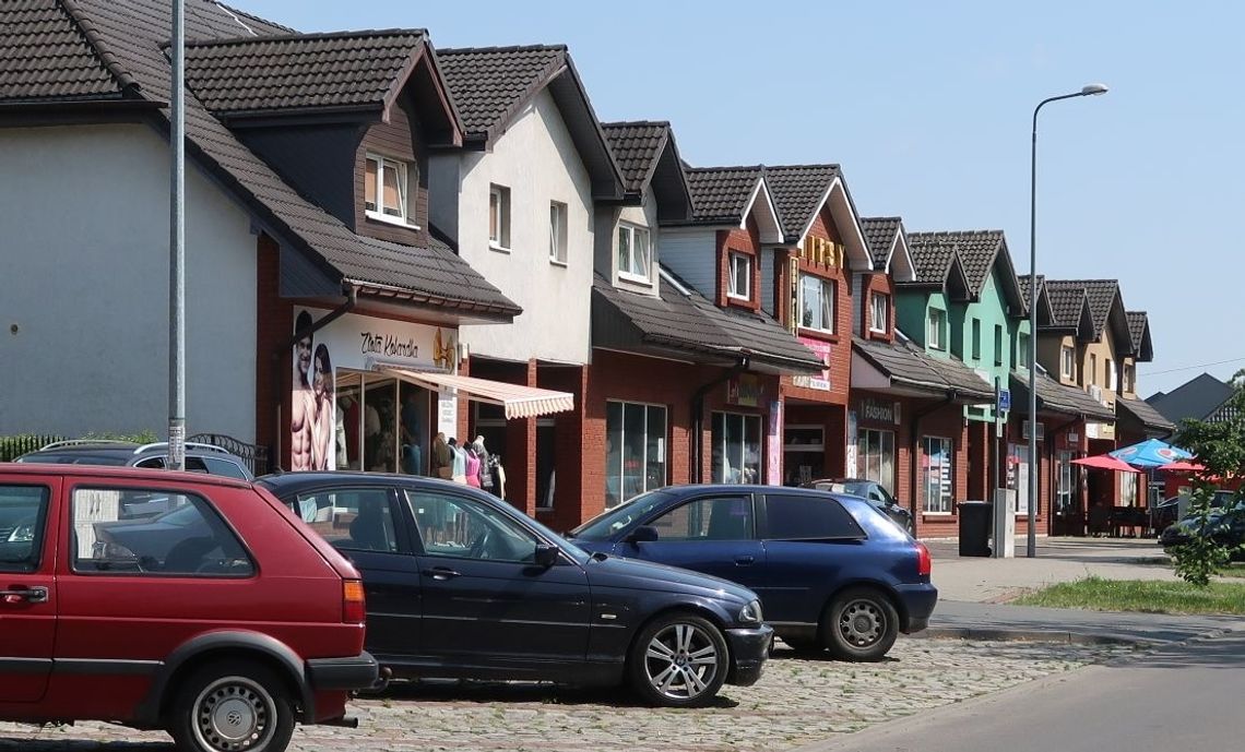 Odwróciły uwagę ekspedientki i ją okradły