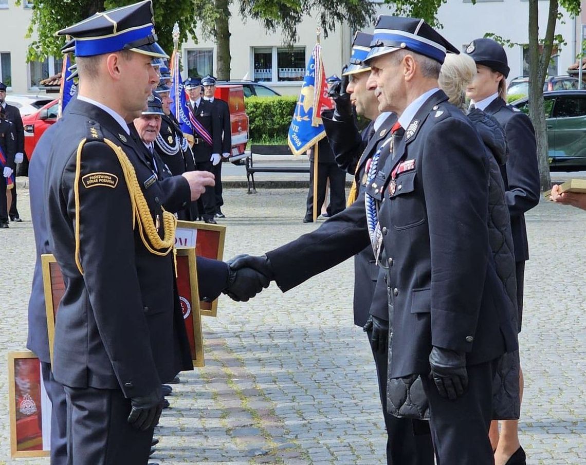 Powiatowe obchody Dnia Strażaka. Odznaczeni i awansowani - podajemy nazwiska [FOTO]