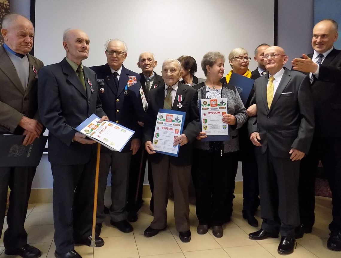 Odznaczono zasłużonych, niektórych pośmiertnie Odznaczono zasłużonych, niektórych pośmiertnie