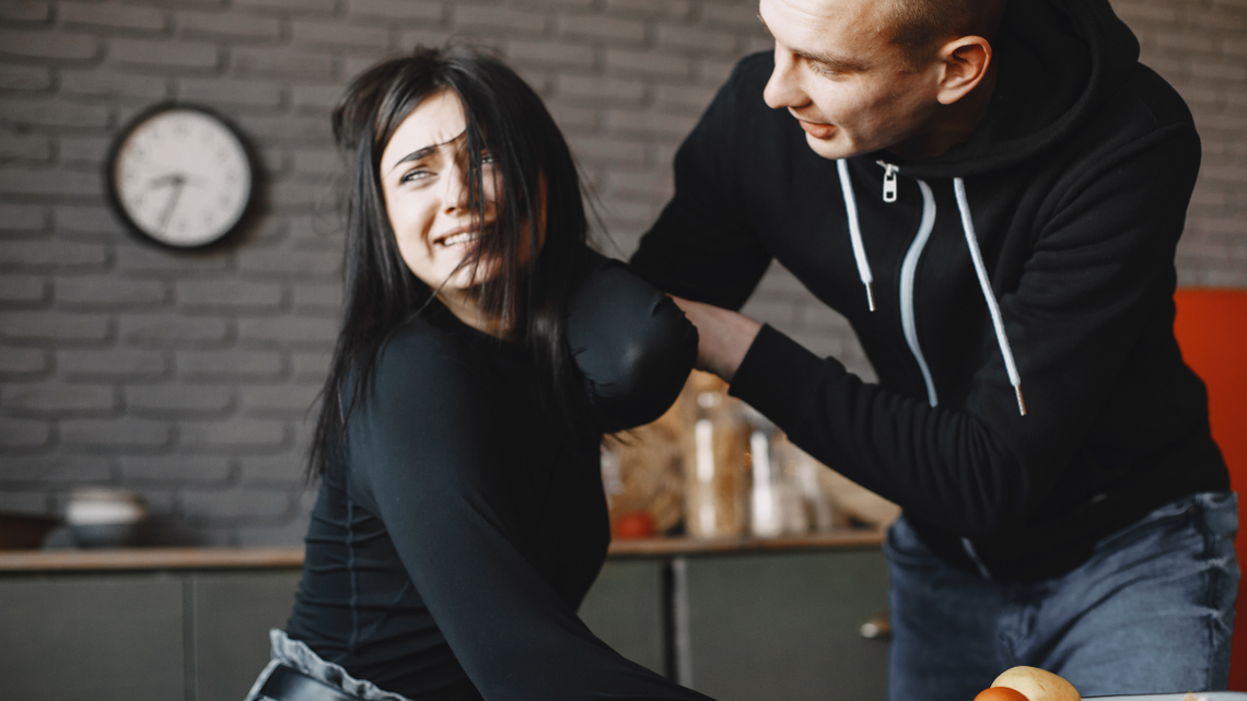 Święto ofiar przemocy wobec kobiet? Rocznie umierają setki kobiet