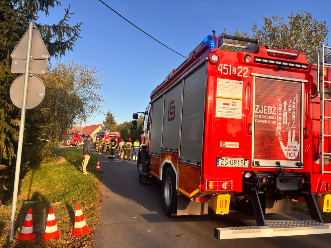 Ogień zajął poddasze domu! Akcja strażaków trwała wiele godzin