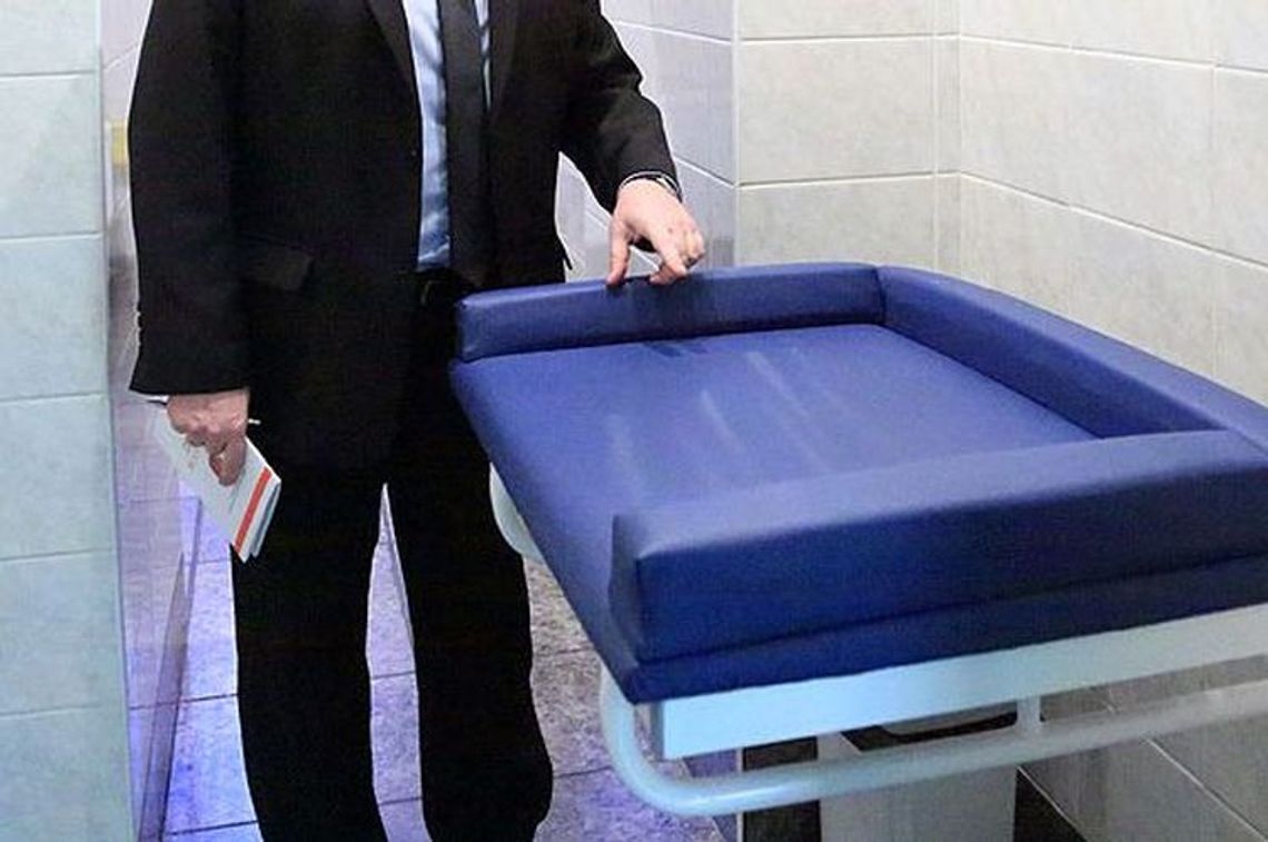 Okradli matkę, która przewijała dziecko Okradli matkę, która przewijała dziecko