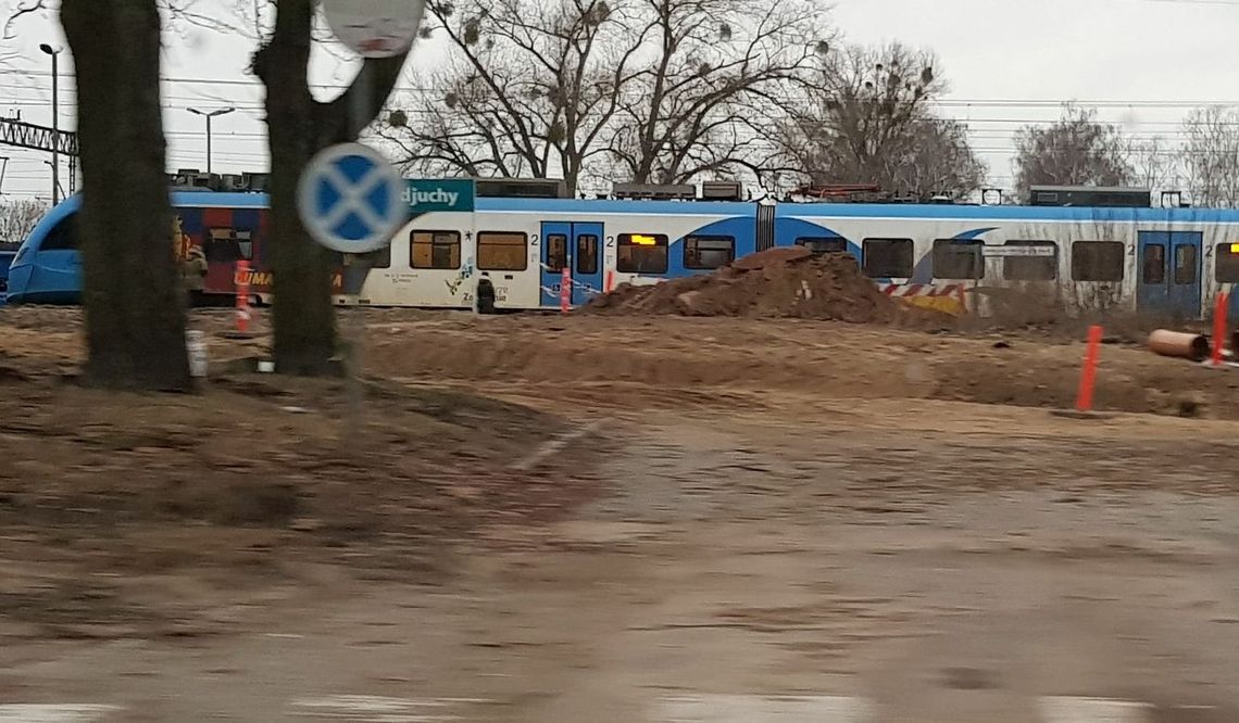 Określenie "leniwy tercet" powinno zostać rozszerzone. Połączenia SKM nie tak