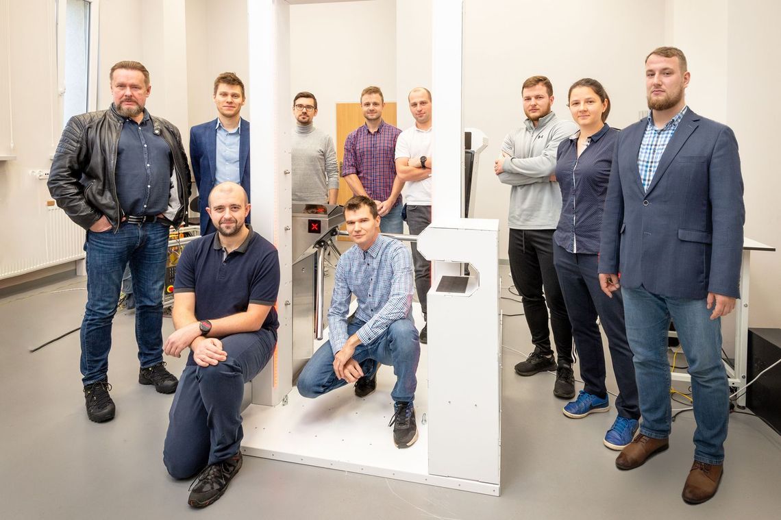 Opracowali śluzę, która chroni przed koronawirusem Opracowali śluzę, która chroni przed koronawirusem