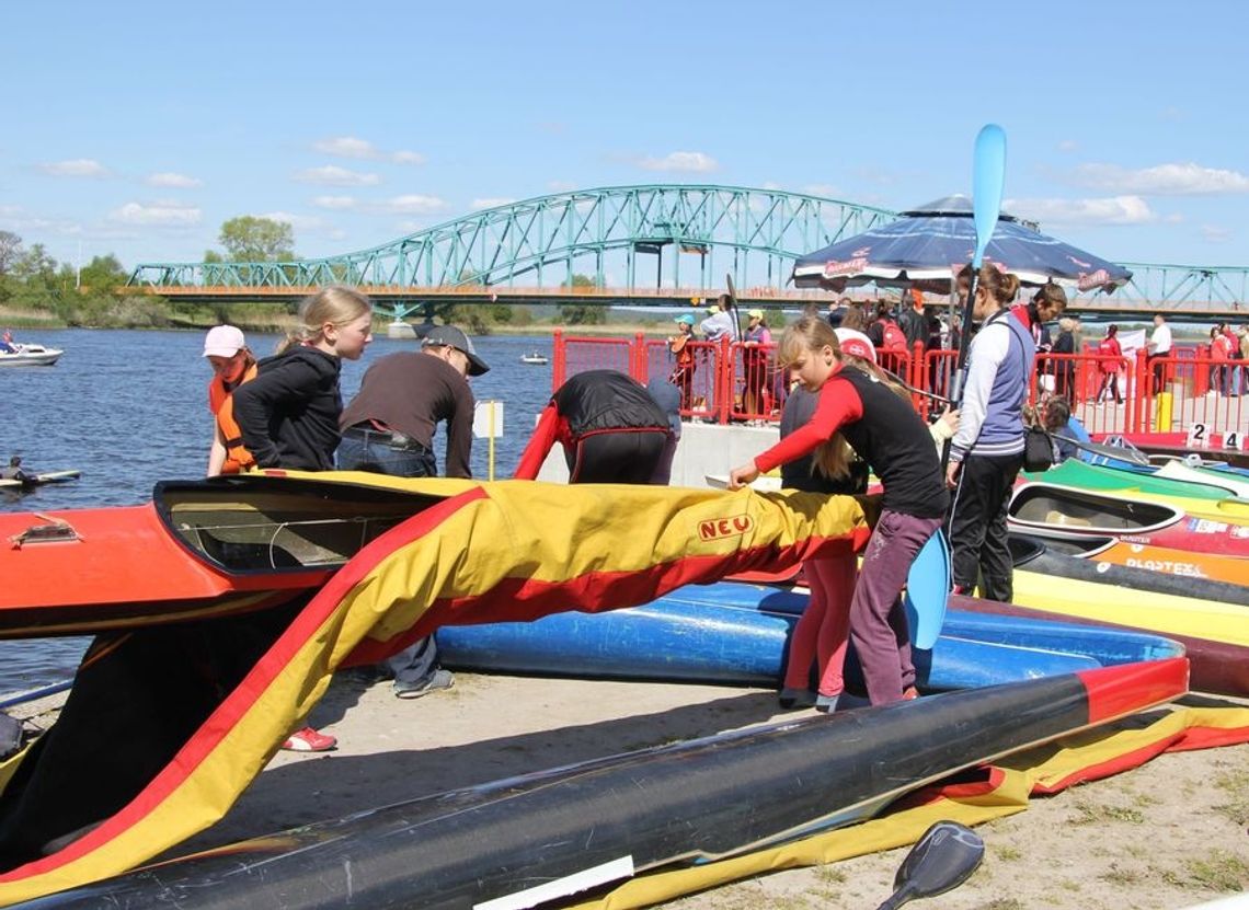 Organizują spływ kajakowy po Miedzyodrzu Organizują spływ kajakowy po Miedzyodrzu