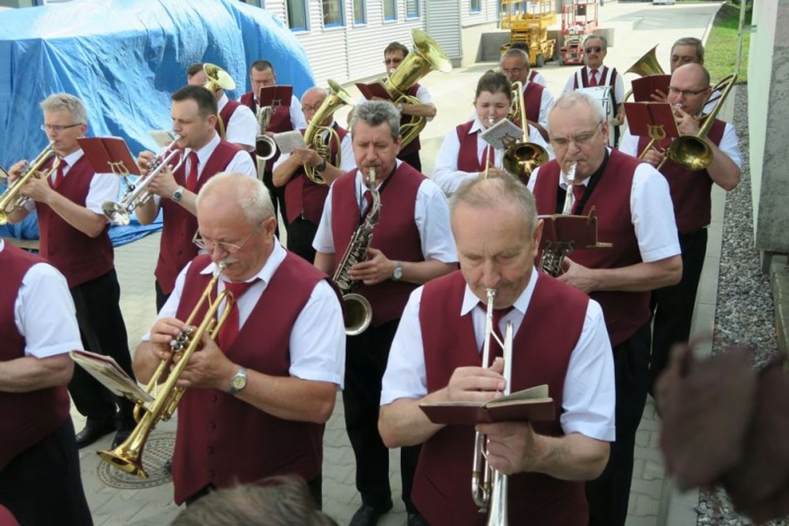 Orkiestra Dęta Zespołu Elektrowni Dolna Odra obchodzi swoje 30-lecie Orkiestra Dęta Zespołu Elektrowni Dolna Odra obchodzi swoje 30-lecie