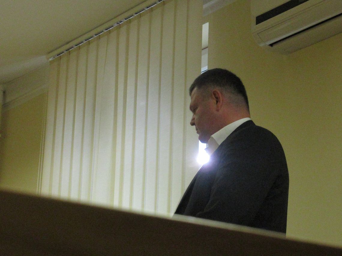 Oskarżony członek zarządu powiatu gryfińskiego Tomasz Siergiej przed sądem. Chodzi o oświadczenie majątkowe radnego