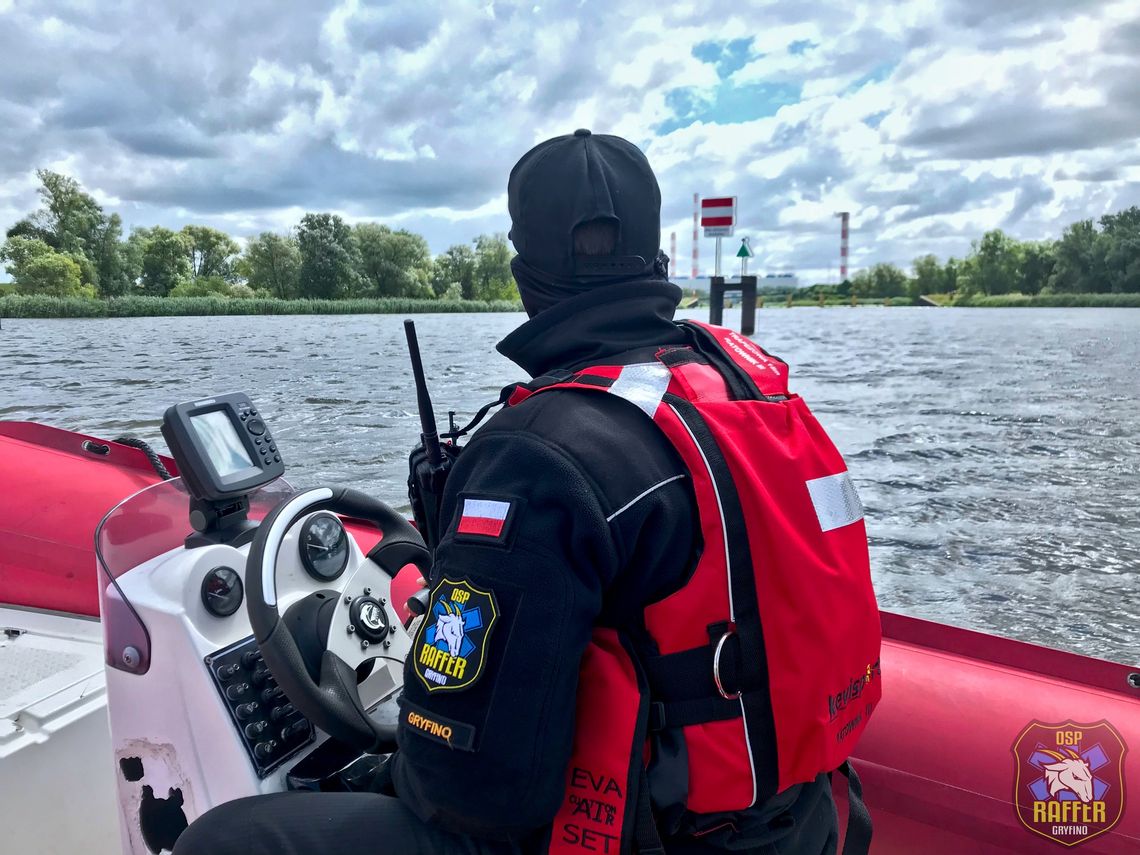 OSP Raffer Gryfino patroluje Odrę, dbając o wakacyjne bezpieczeństwo OSP Raffer Gryfino patroluje Odrę, dbając o wakacyjne bezpieczeństwo