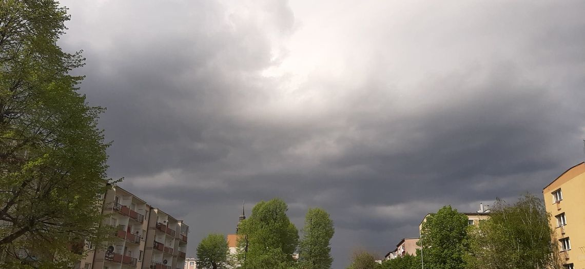 Ostrzegamy przed burzami z gradem